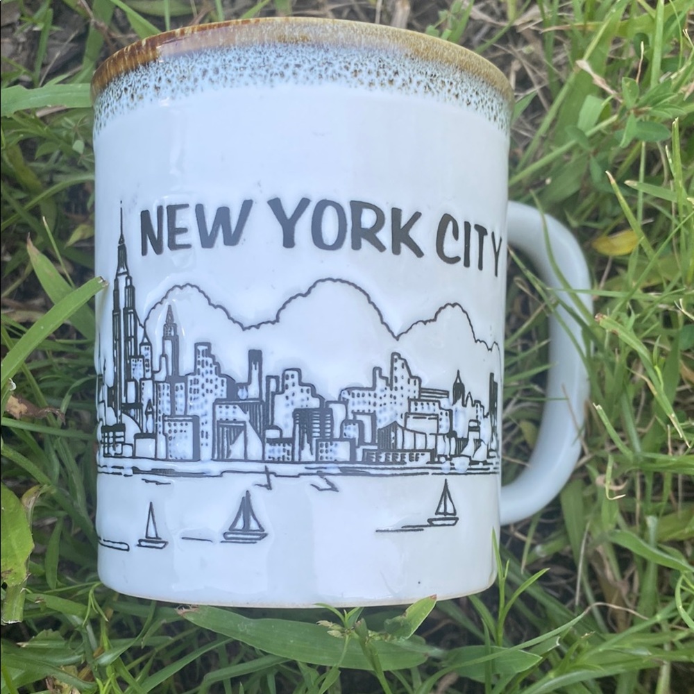 New York City Skyline Mug - White and Brown